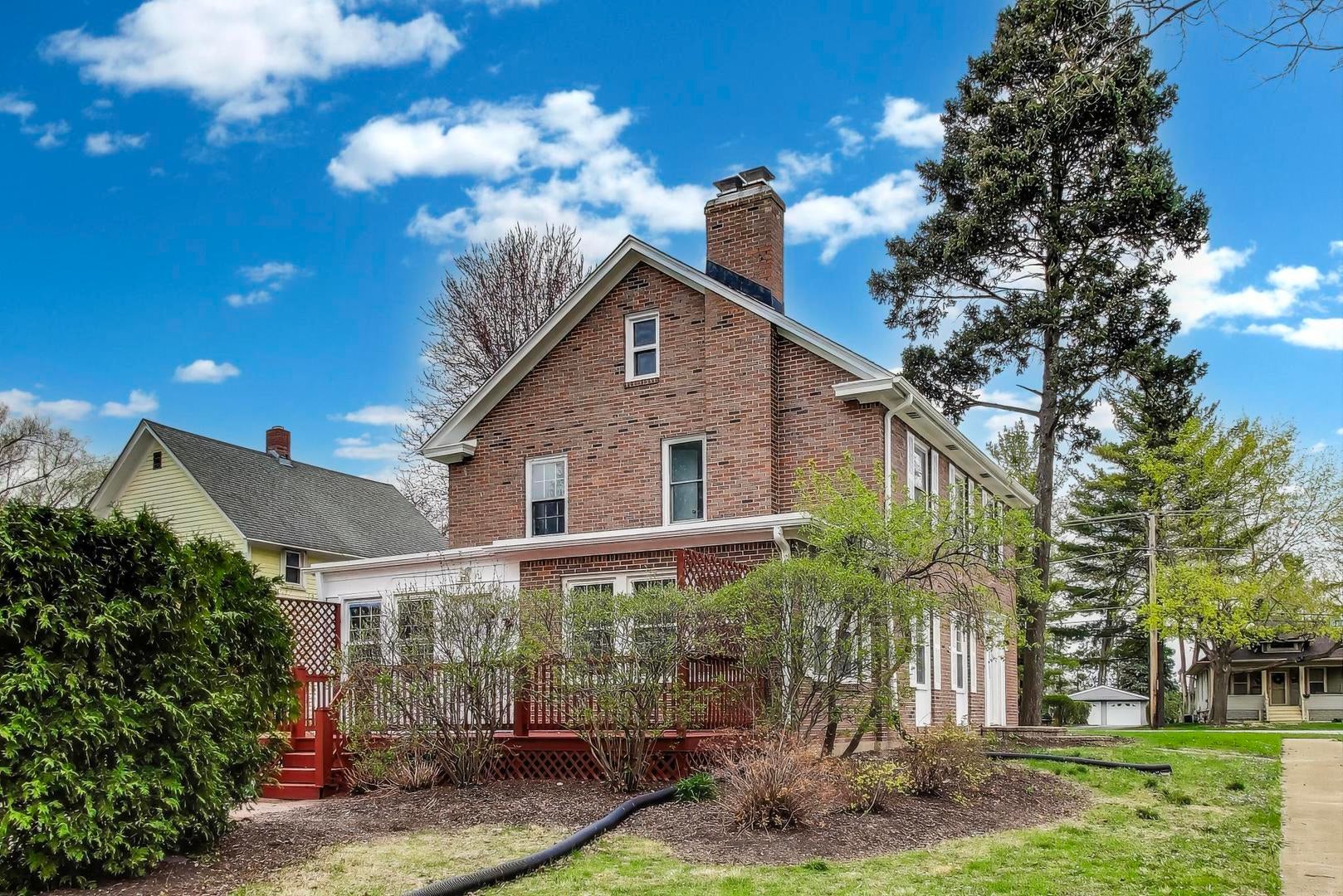 3 S Calumet Avenue