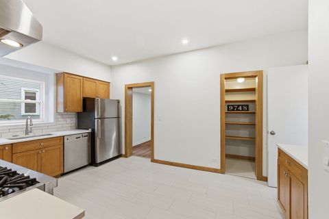 Tiny photo for 9748 S Vanderpoel Avenue, Chicago, IL 60643 (MLS # 12505401)