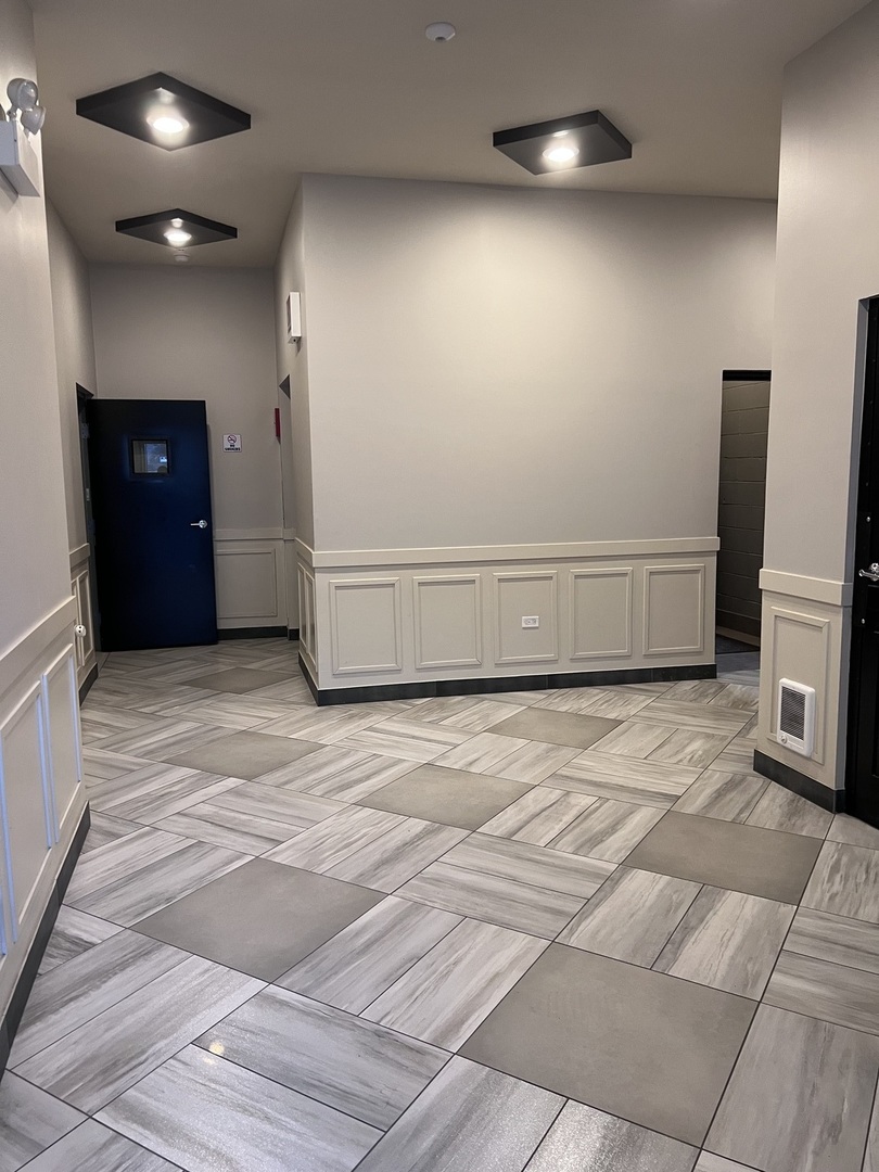 1208 E 64th Street 4C