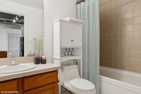 Tiny photo for 811 W 15th Place #513, Chicago, IL 60608 (MLS # 12516653)