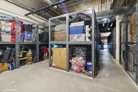 Tiny photo for 811 W 15th Place #513, Chicago, IL 60608 (MLS # 12516653)