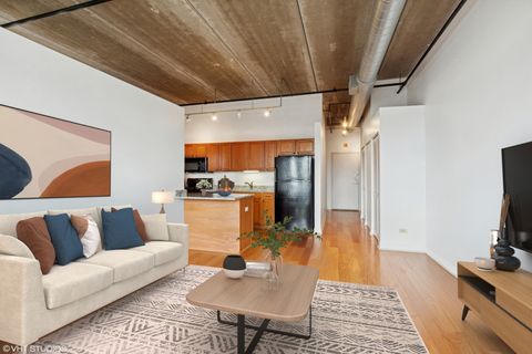 Tiny photo for 811 W 15th Place #513, Chicago, IL 60608 (MLS # 12516653)