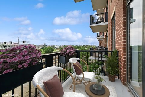 Tiny photo for 811 W 15th Place #513, Chicago, IL 60608 (MLS # 12516653)