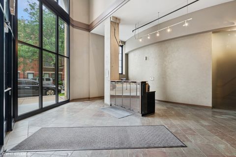 Tiny photo for 811 W 15th Place #513, Chicago, IL 60608 (MLS # 12516653)