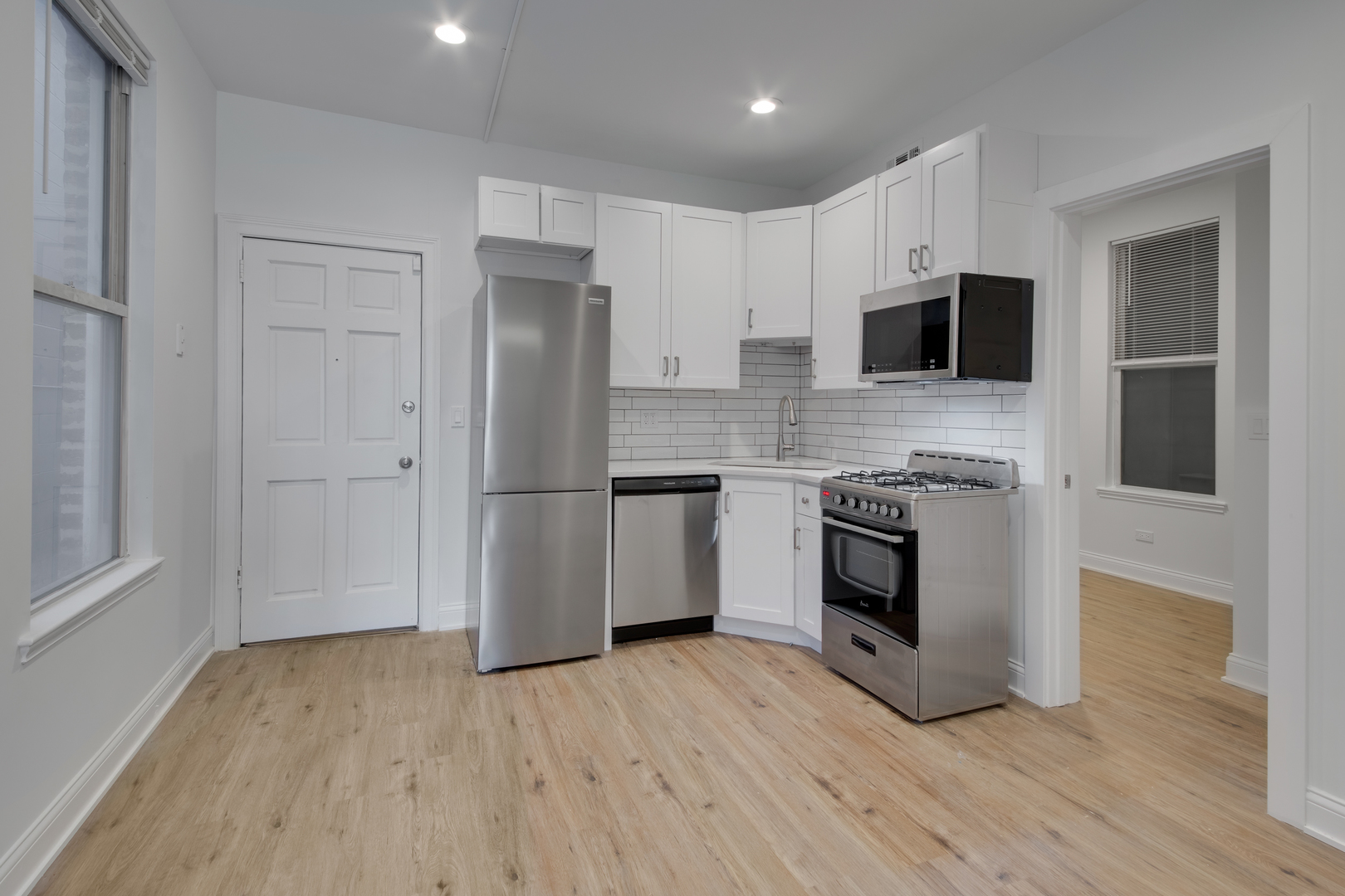 2029 N Damen Avenue 3FR