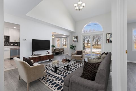 Tiny photo for 720 Hoover Drive, Carol Stream, IL 60188 (MLS # 12586248)