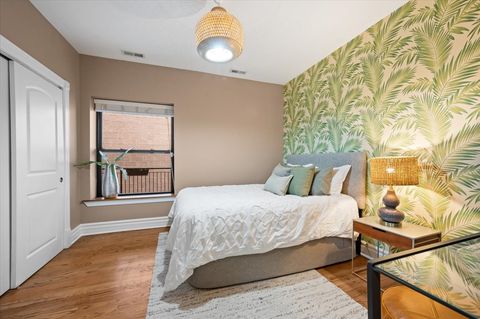 Tiny photo for 744 W Cornelia Avenue #2W, Chicago, IL 60657 (MLS # 12540432)