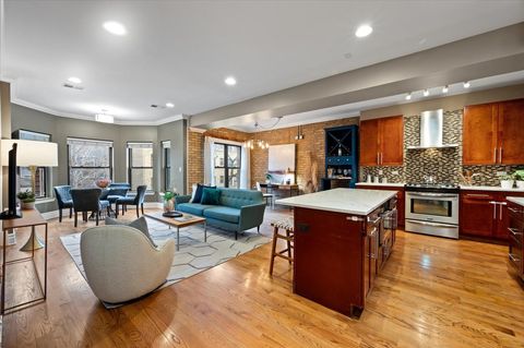 Tiny photo for 744 W Cornelia Avenue #2W, Chicago, IL 60657 (MLS # 12540432)