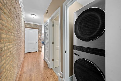 Tiny photo for 744 W Cornelia Avenue #2W, Chicago, IL 60657 (MLS # 12540432)