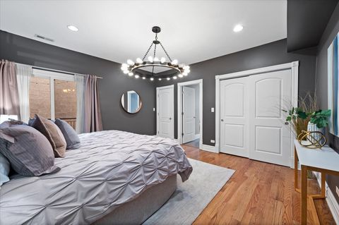 Tiny photo for 744 W Cornelia Avenue #2W, Chicago, IL 60657 (MLS # 12540432)