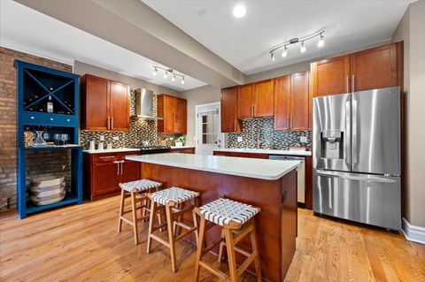 Tiny photo for 744 W Cornelia Avenue #2W, Chicago, IL 60657 (MLS # 12540432)