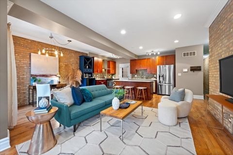 Tiny photo for 744 W Cornelia Avenue #2W, Chicago, IL 60657 (MLS # 12540432)