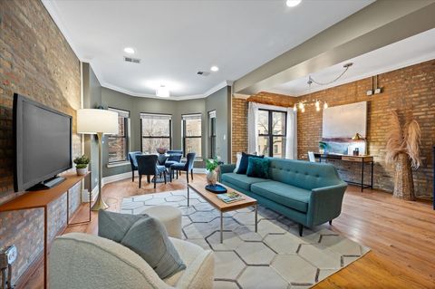 Tiny photo for 744 W Cornelia Avenue #2W, Chicago, IL 60657 (MLS # 12540432)