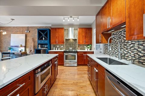 Tiny photo for 744 W Cornelia Avenue #2W, Chicago, IL 60657 (MLS # 12540432)