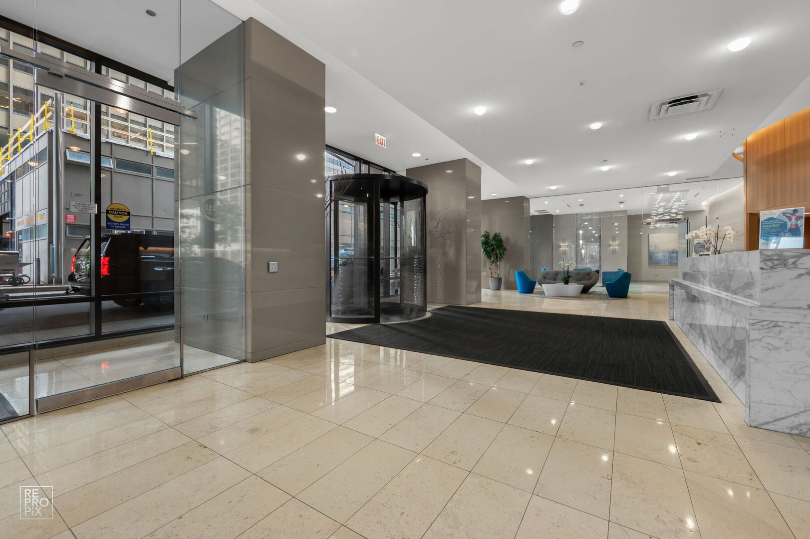 225 N Columbus Drive 8006