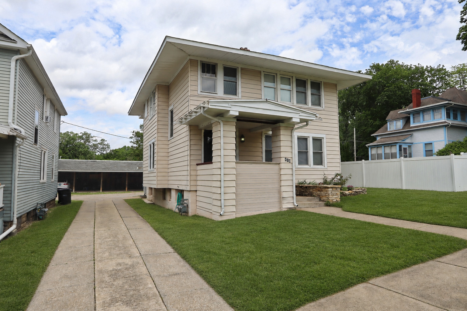 Photo 1 of 23 — 416 W Jackson Street, Morris, IL 60450