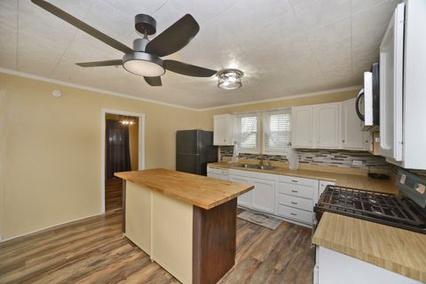 Tiny photo for 1111 Walnut Street, Ottawa, IL 61350 (MLS # 12675578)
