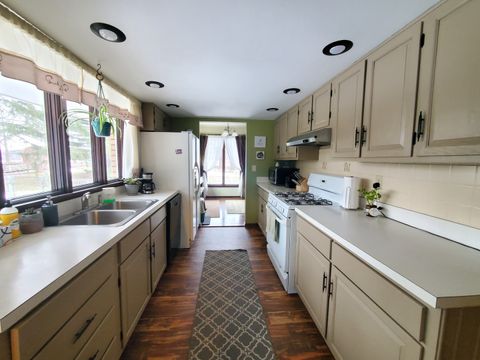 Tiny photo for 42W490 Kedeka Road, Sugar Grove, IL 60554 (MLS # 12387489)