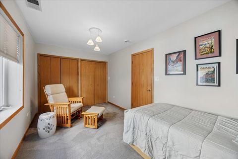 Tiny photo for 609 South Boulevard #E, Oak Park, IL 60302 (MLS # 12675801)