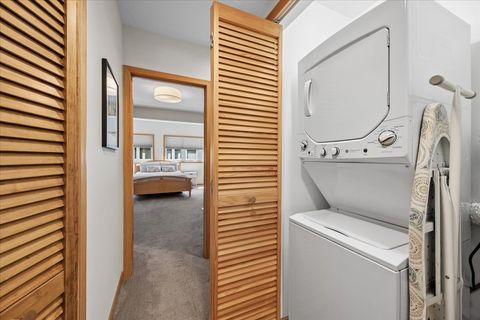 Tiny photo for 609 South Boulevard #E, Oak Park, IL 60302 (MLS # 12675801)