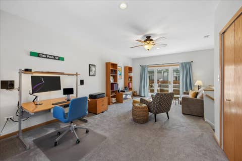 Tiny photo for 609 South Boulevard #E, Oak Park, IL 60302 (MLS # 12675801)
