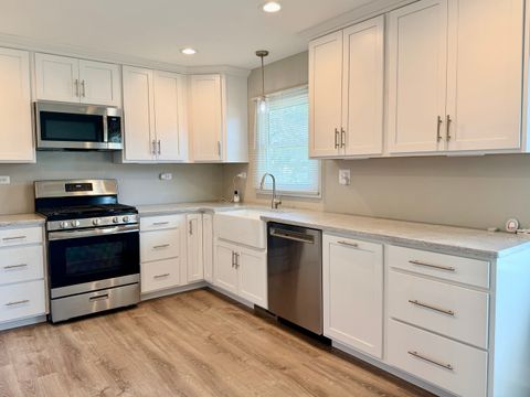 Tiny photo for 2704 Myang Avenue, McHenry, IL 60050 (MLS # 12590496)