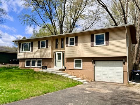 Photo of 2704 Myang Avenue, McHenry, IL 60050 (MLS # 12590496)