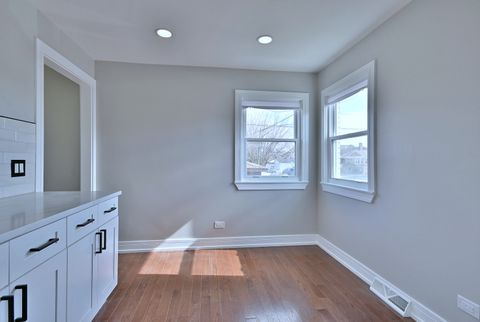 Tiny photo for 5435 N Mobile Avenue, Chicago, IL 60630 (MLS # 12607488)