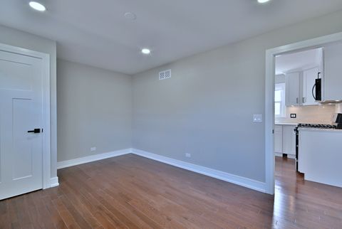 Tiny photo for 5435 N Mobile Avenue, Chicago, IL 60630 (MLS # 12607488)