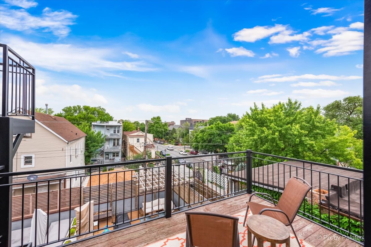 3004 W Lyndale Street 3E