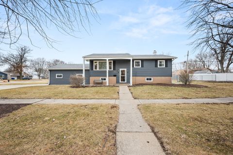 Photo of 925 Haish Boulevard, DeKalb, IL 60115 (MLS # 12548925)