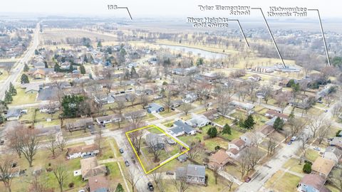 Tiny photo for 925 Haish Boulevard, DeKalb, IL 60115 (MLS # 12548925)