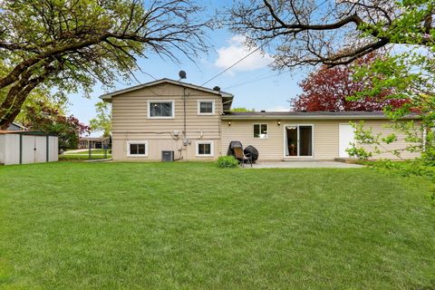 Tiny photo for 18320 W Linda Lane, Gurnee, IL 60031 (MLS # 12634491)