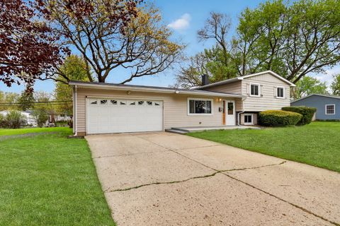 Tiny photo for 18320 W Linda Lane, Gurnee, IL 60031 (MLS # 12634491)