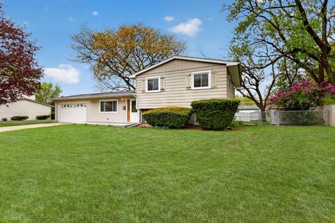 Tiny photo for 18320 W Linda Lane, Gurnee, IL 60031 (MLS # 12634491)