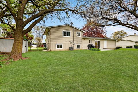 Tiny photo for 18320 W Linda Lane, Gurnee, IL 60031 (MLS # 12634491)