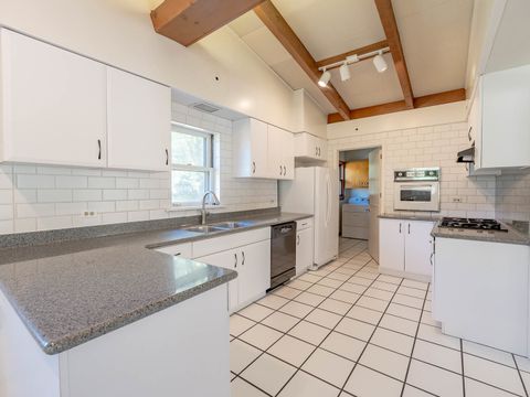 Tiny photo for 328 Walnut Lane, Oak Brook, IL 60523 (MLS # 12491324)