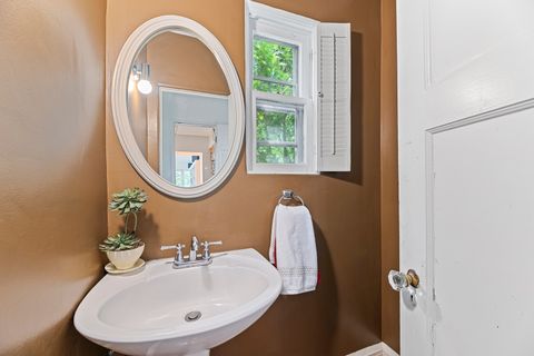 Tiny photo for 325 Lincolnwood Road, Highland Park, IL 60035 (MLS # 12496472)