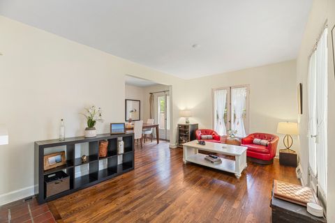 Tiny photo for 325 Lincolnwood Road, Highland Park, IL 60035 (MLS # 12496472)