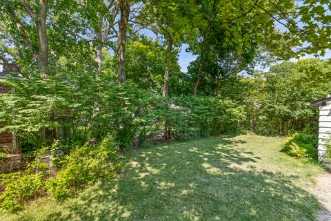 Tiny photo for 325 Lincolnwood Road, Highland Park, IL 60035 (MLS # 12496472)