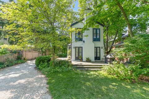 Tiny photo for 325 Lincolnwood Road, Highland Park, IL 60035 (MLS # 12496472)