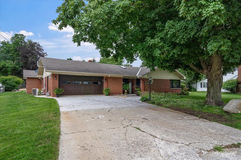 Tiny photo for 121 W 3rd Street, Sandwich, IL 60548 (MLS # 12431151)