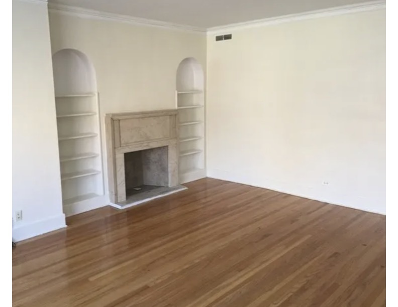 6926 S Paxton Avenue 1S