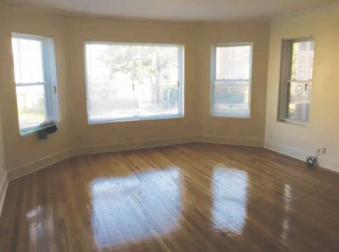 Tiny photo for 6926 S Paxton Avenue #1S, Chicago, IL 60649 (MLS # 12543017)