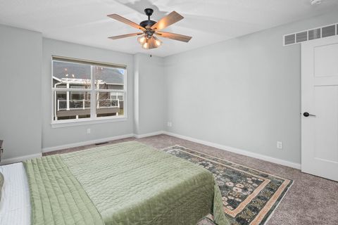 Tiny photo for 4709 Pheasant Creek Avenue, Davenport, IA 52807 (MLS # 12602399)