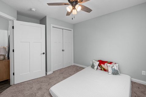 Tiny photo for 4709 Pheasant Creek Avenue, Davenport, IA 52807 (MLS # 12602399)