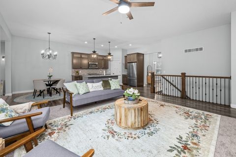 Tiny photo for 4709 Pheasant Creek Avenue, Davenport, IA 52807 (MLS # 12602399)