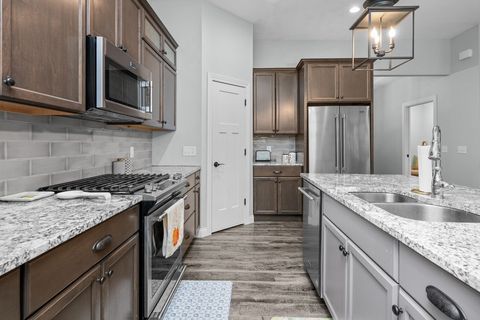 Tiny photo for 4709 Pheasant Creek Avenue, Davenport, IA 52807 (MLS # 12602399)