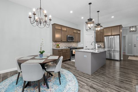 Tiny photo for 4709 Pheasant Creek Avenue, Davenport, IA 52807 (MLS # 12602399)