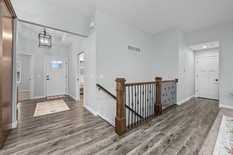 Tiny photo for 4709 Pheasant Creek Avenue, Davenport, IA 52807 (MLS # 12602399)